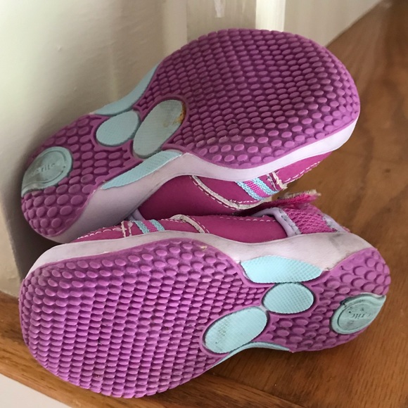 ✅SOLD!✅ {Stride Rite, 4W} Purple Velcro Sandals - Picture 4 of 8